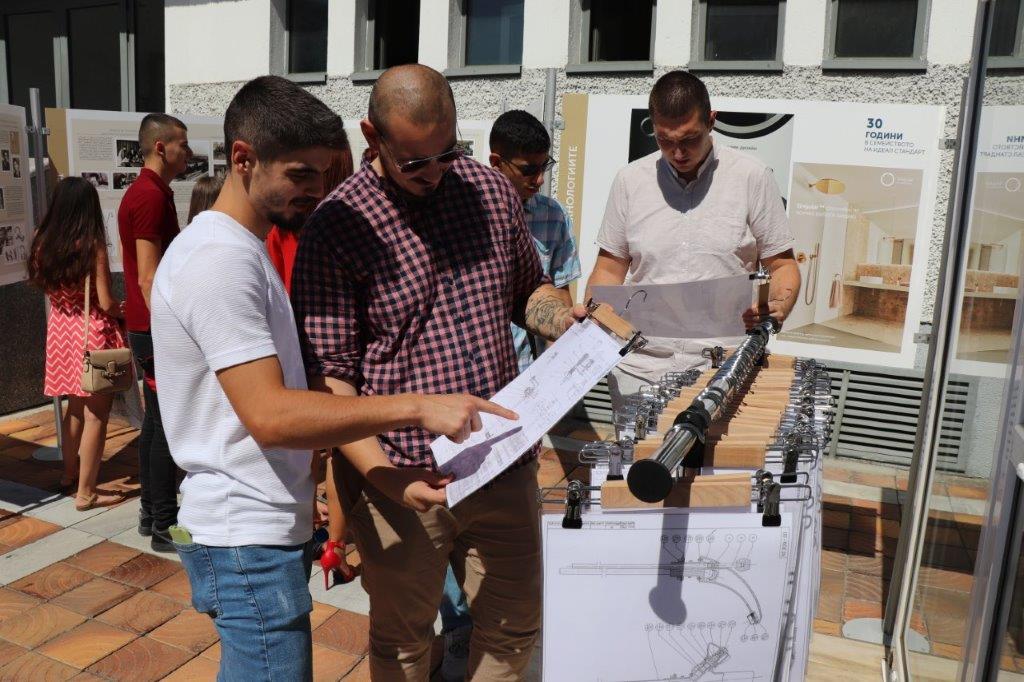 Стажантите на „Идеал Стандарт – Видима“ казаха „Довиждане!“ на своите ръководители